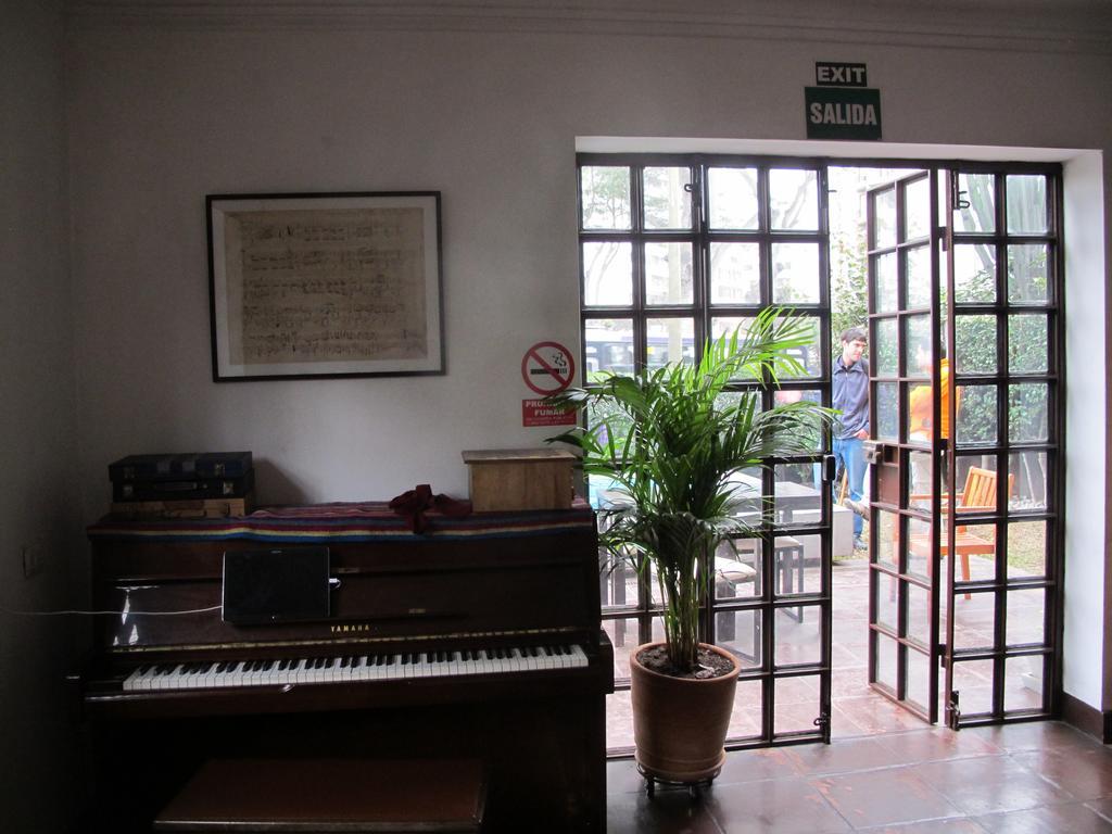 Hostal Nomade Backpackers *
