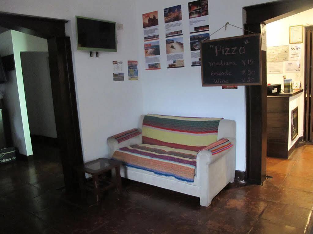 Nomade Backpackers Hostal *