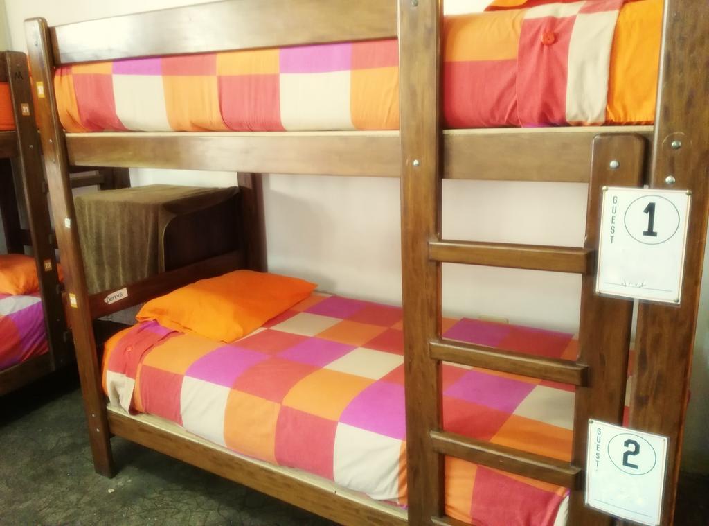 Nomade Backpackers Hostal *