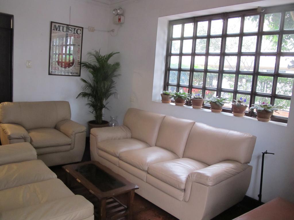 Nomade Backpackers Hostal *