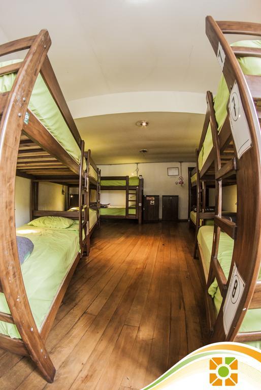 Nomade Backpackers *