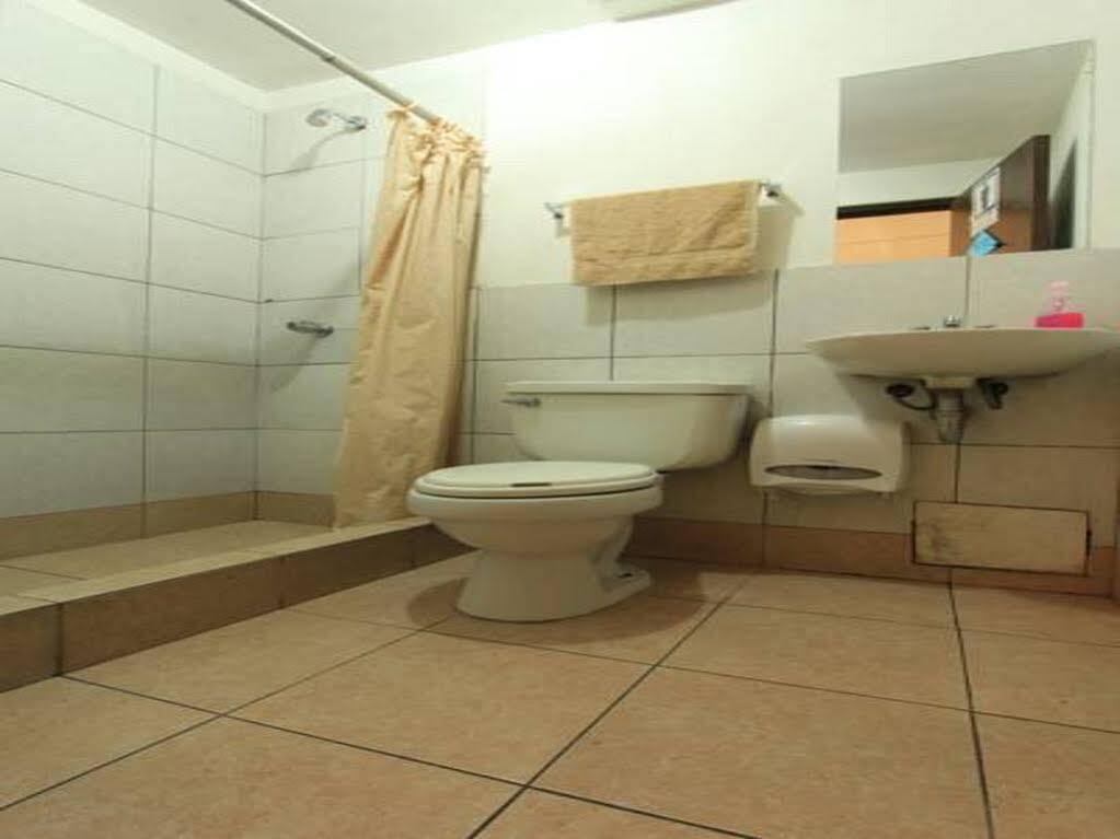 Nomade Backpackers * Lima